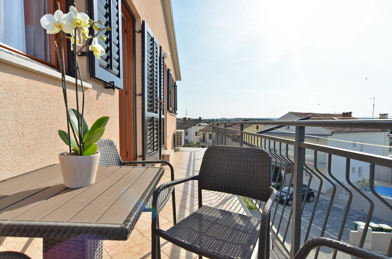 Apartment Ljiljana 1553 Novigrad  ภายนอก รูปภาพ