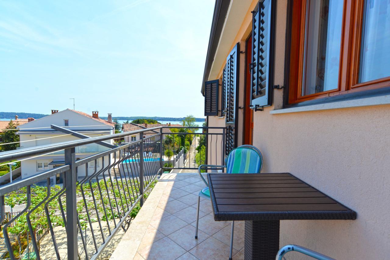 Apartment Ljiljana 1553 Novigrad  ภายนอก รูปภาพ